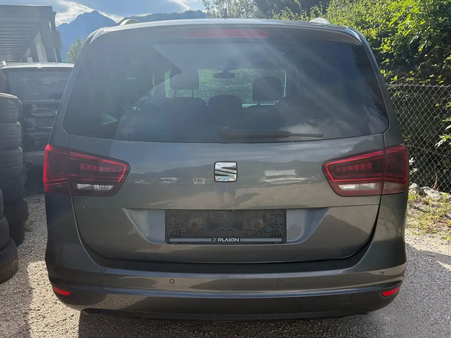 SEAT Alhambra Alhambra Executive 2,0 TDI CR 4WD Executive Grau - 2
