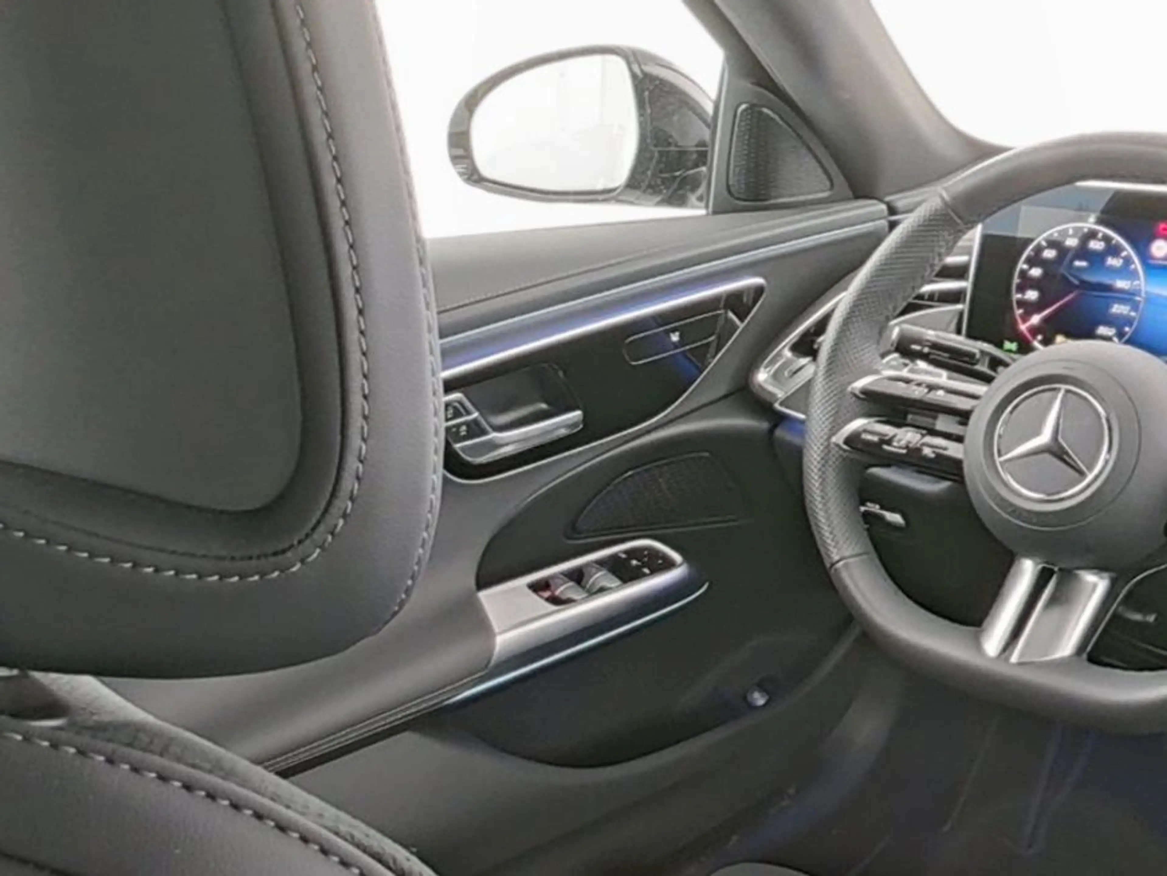 Mercedes-Benz E 200 E-Klasse — photo 8