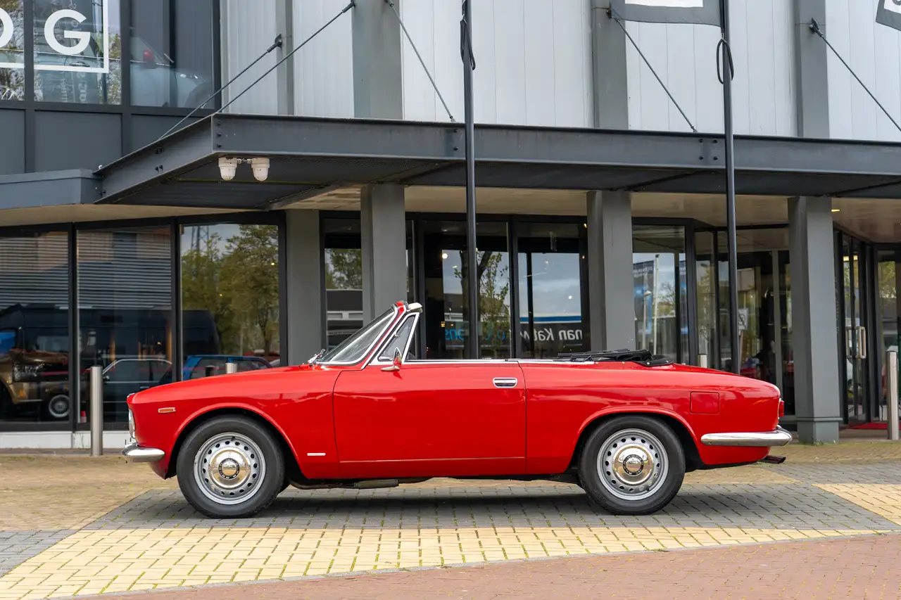 Alfa Romeo Giulia Sprint GTC, foto 2