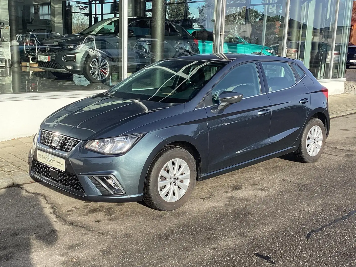 SEAT Ibiza 1.0 TSI Xcellence/Tempomat/PDC/SHZ/Navi Grau - 1