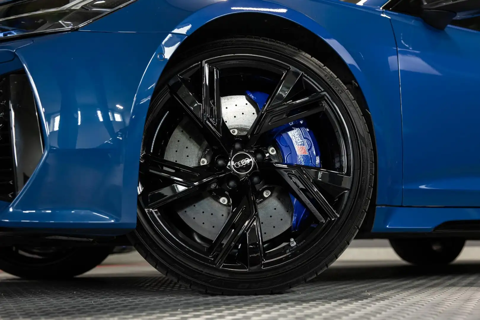 Audi RS6 4.0 TFSI PANO DYNAMIK+ STHZ RS-AGA FULL PPF Blau - 2