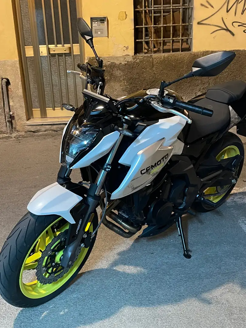 CFMOTO 650 NK Blanc - 1