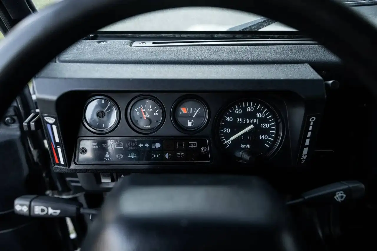 Land Rover Defender 110 Station Wagon, foto 9