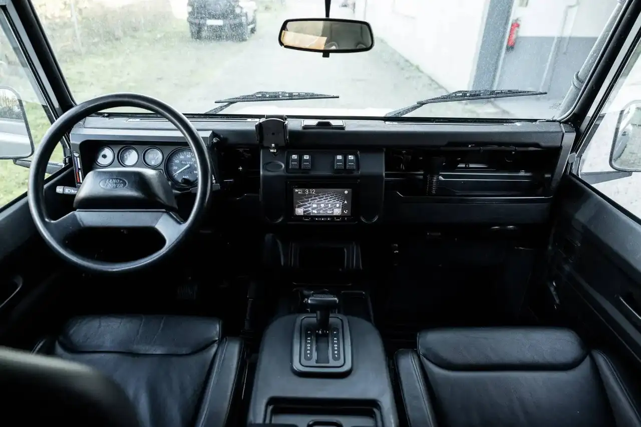 Land Rover Defender 110 Station Wagon, foto 4