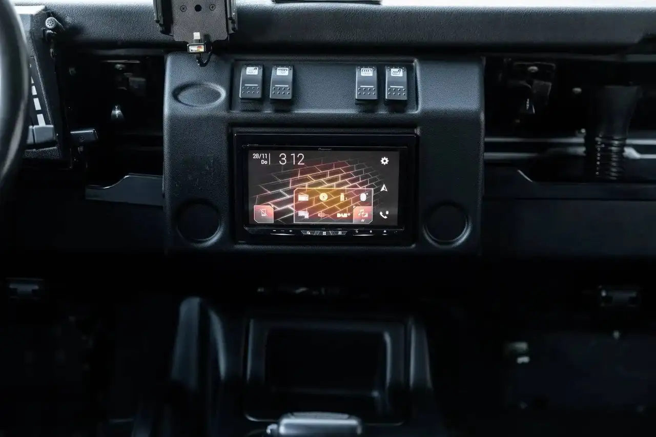Land Rover Defender 110 Station Wagon, foto 11