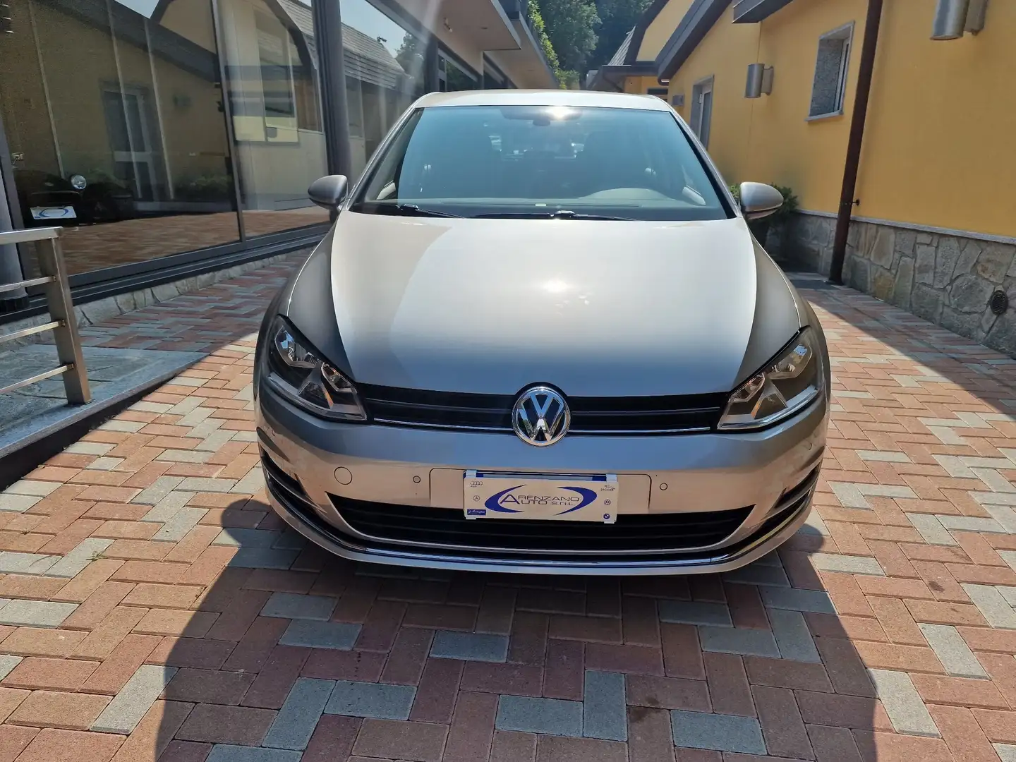 Volkswagen Golf 5p 1.6 tdi (btdi) Highline 110cv Beige - 2