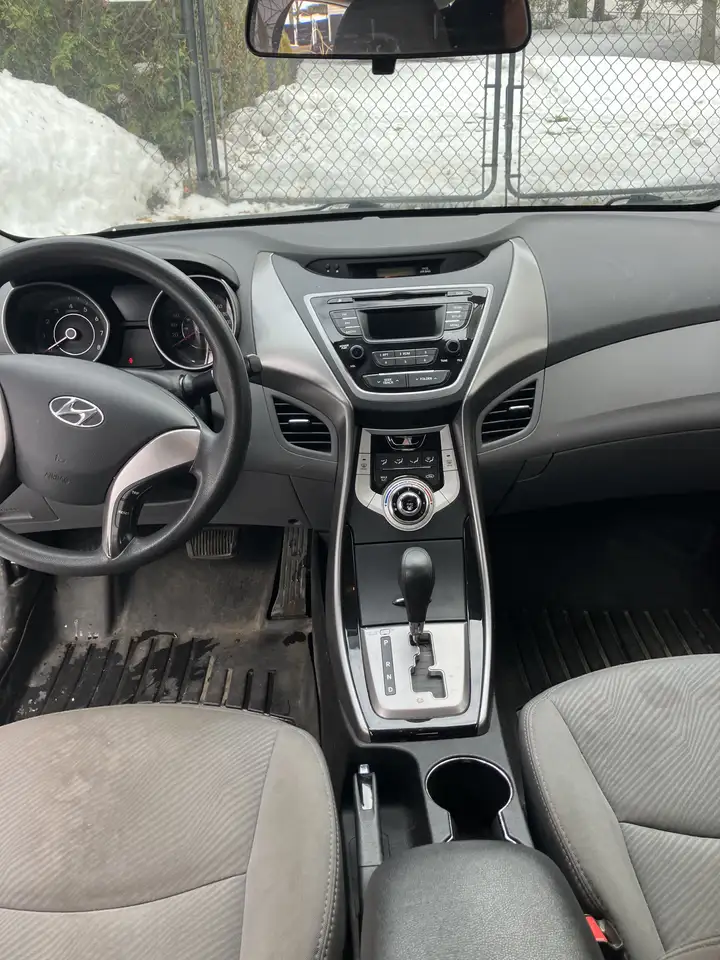 Hyundai ELANTRA снимка Hyundai ELANTRA