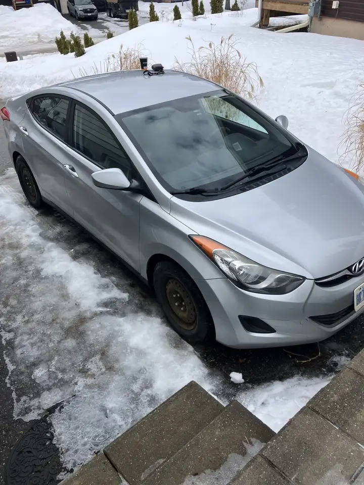 Hyundai ELANTRA снимка Hyundai ELANTRA
