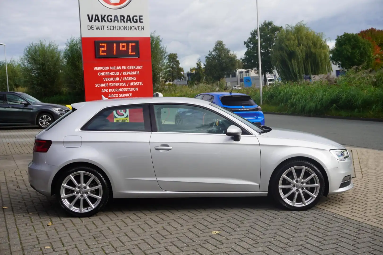 Audi A3 1.4 TFSI Ambition Pro Line plus / Cruise / Dealero Gris - 2