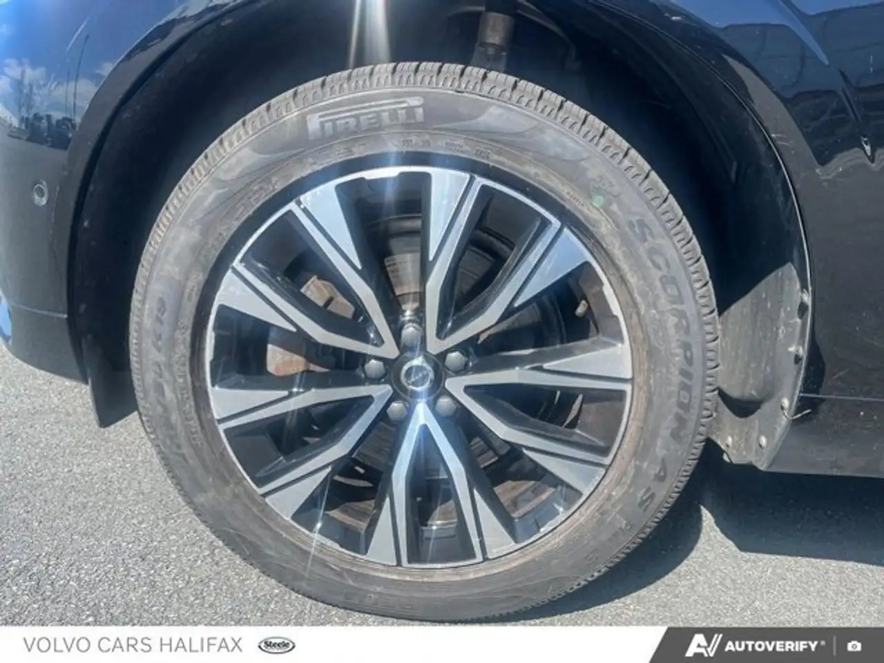 Volvo XC60 снимка Volvo XC60