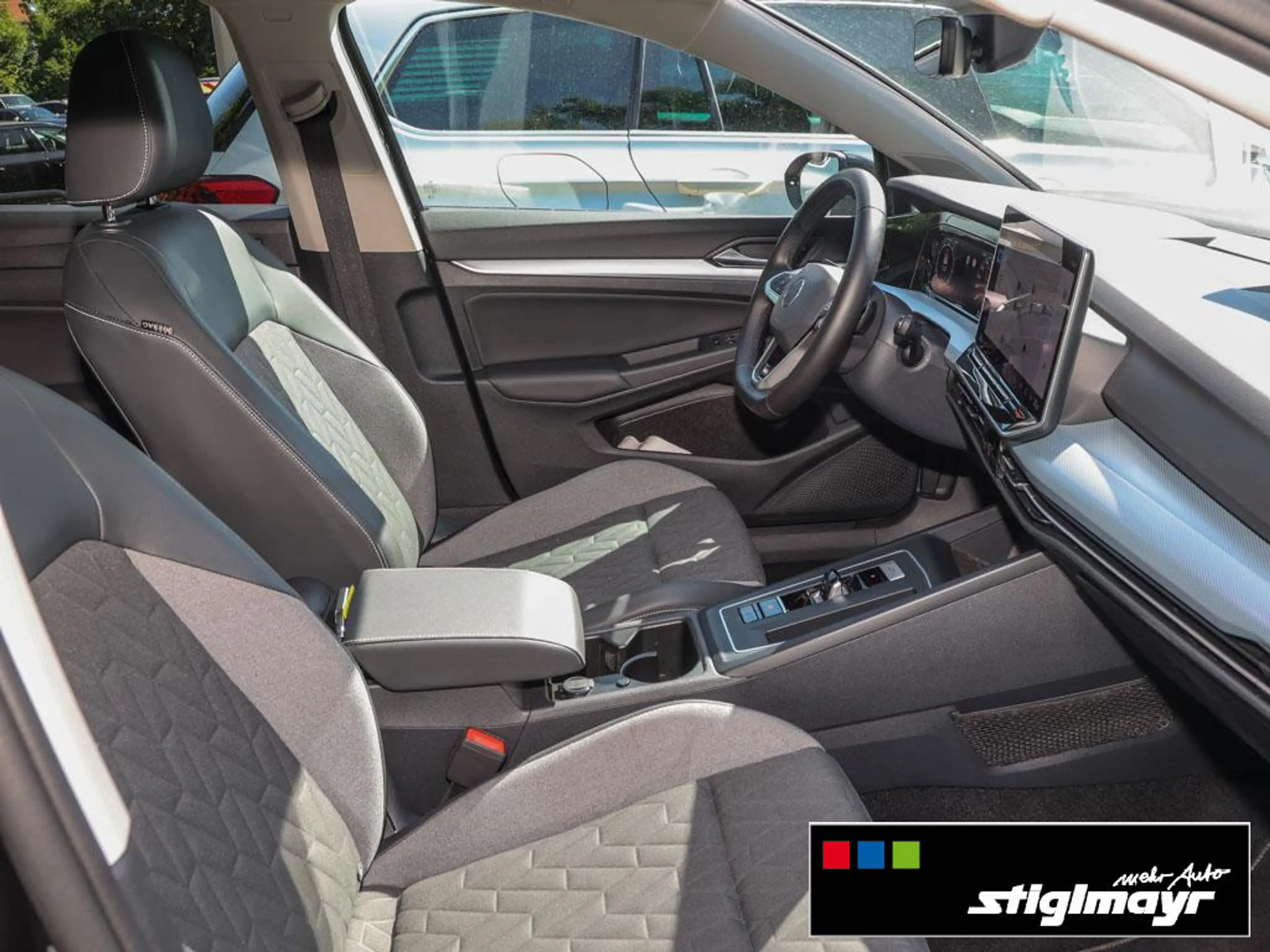 Volkswagen Golf VIII GOAL 1.5 eTSI DSG IQ-LIGHT+KAMERA+NAV — photo 5