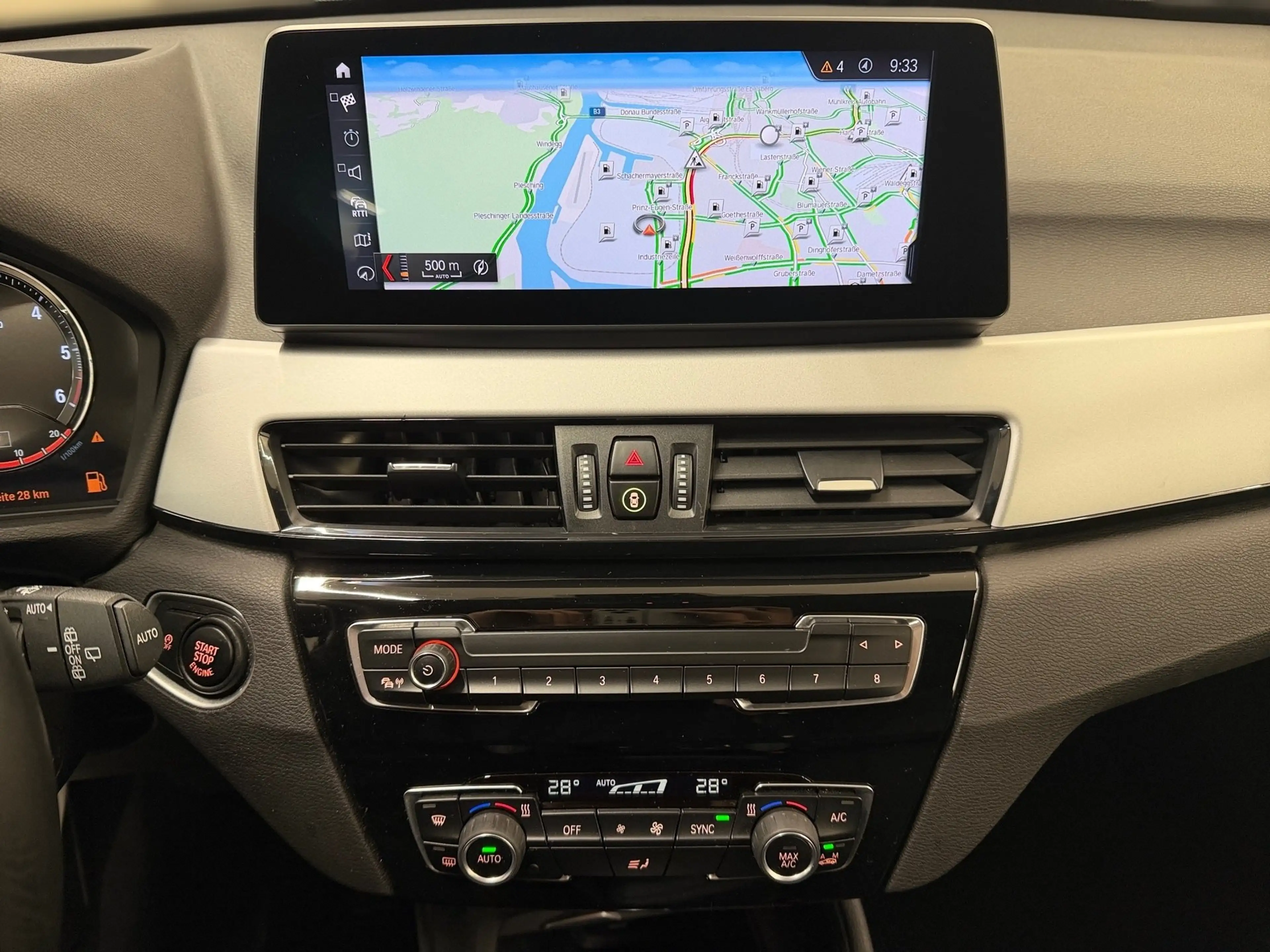 BMW X1 sDrive18d — photo 5