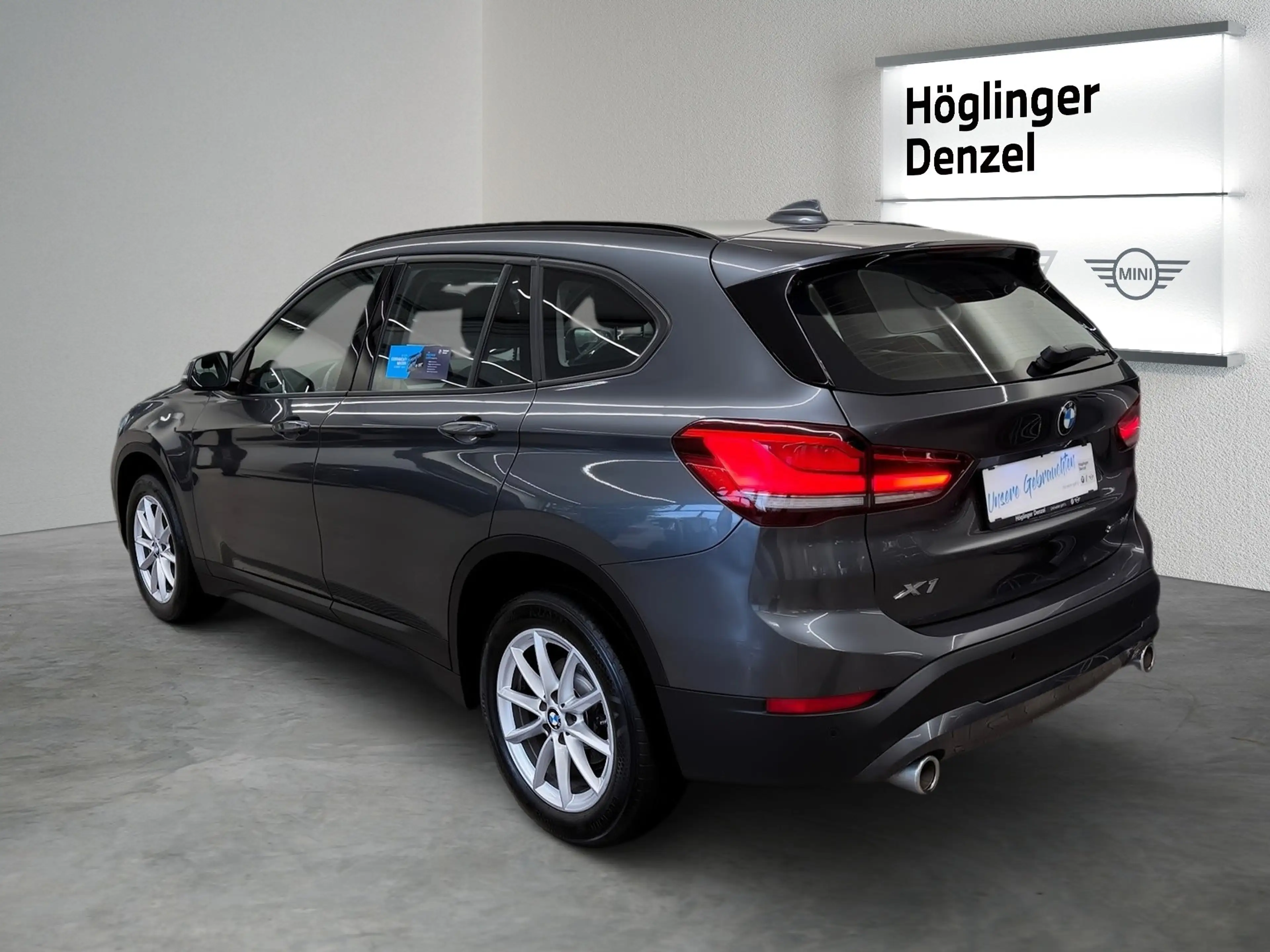 BMW X1 sDrive18d — photo 9