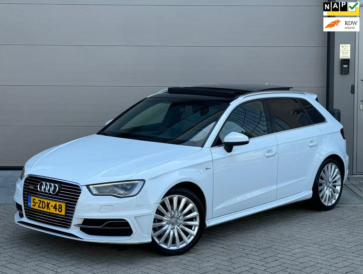 Audi A3 Sportback 1.4 E-tron PHEV 204pk S-Line Wit PANO|VO Blanco - 1