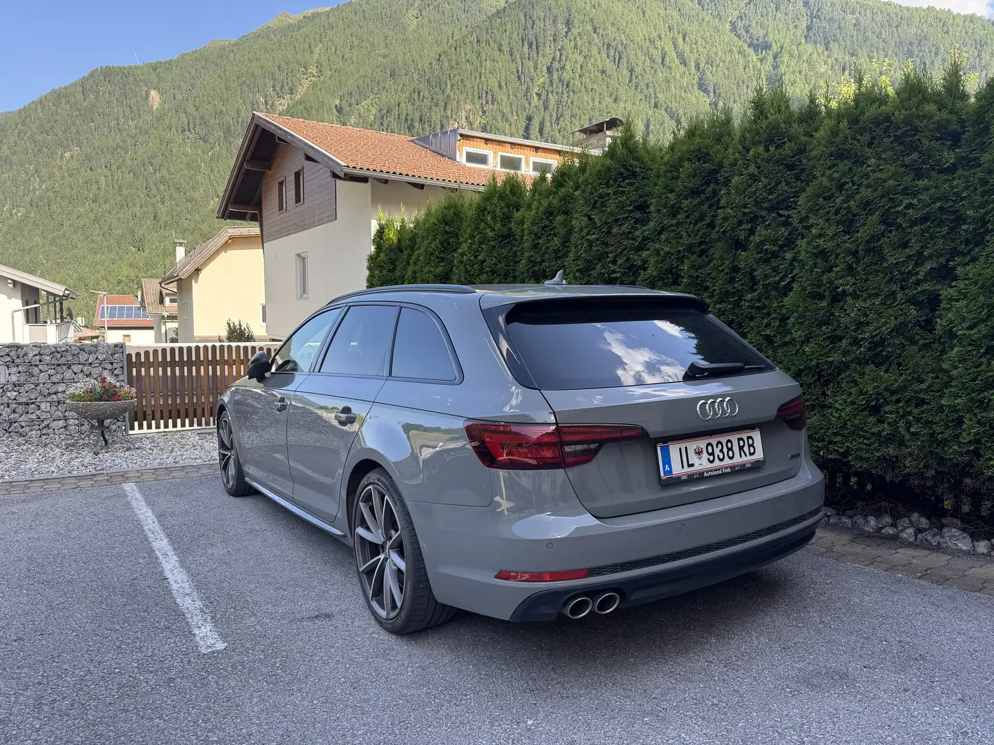 Audi A4 Avant 3,0 TDI quattro Sport tiptronic Grau - 2
