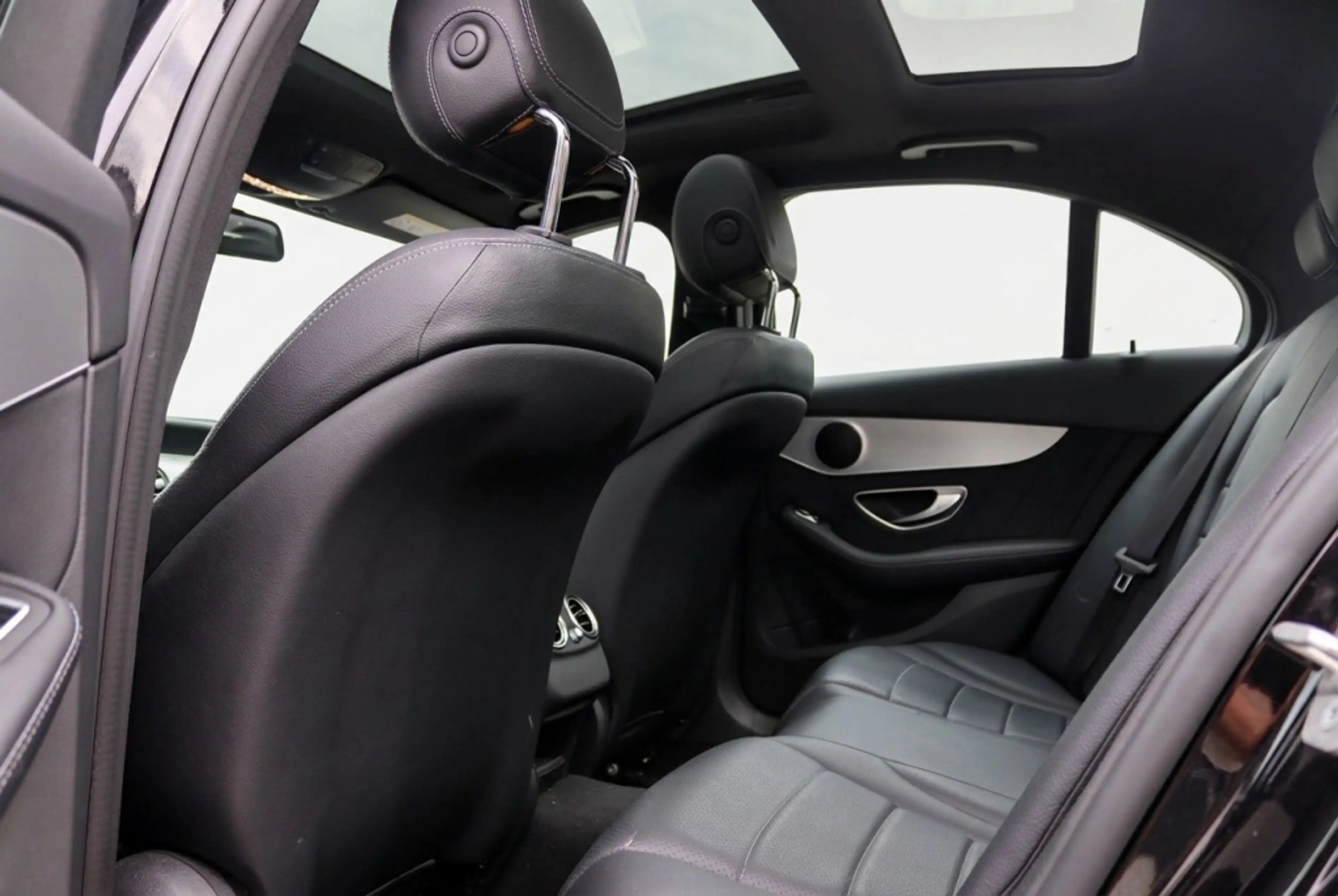 Mercedes-Benz C 180 Ambition AMG Pano | Leder | Multibeam-LED | 19" LM — photo 11