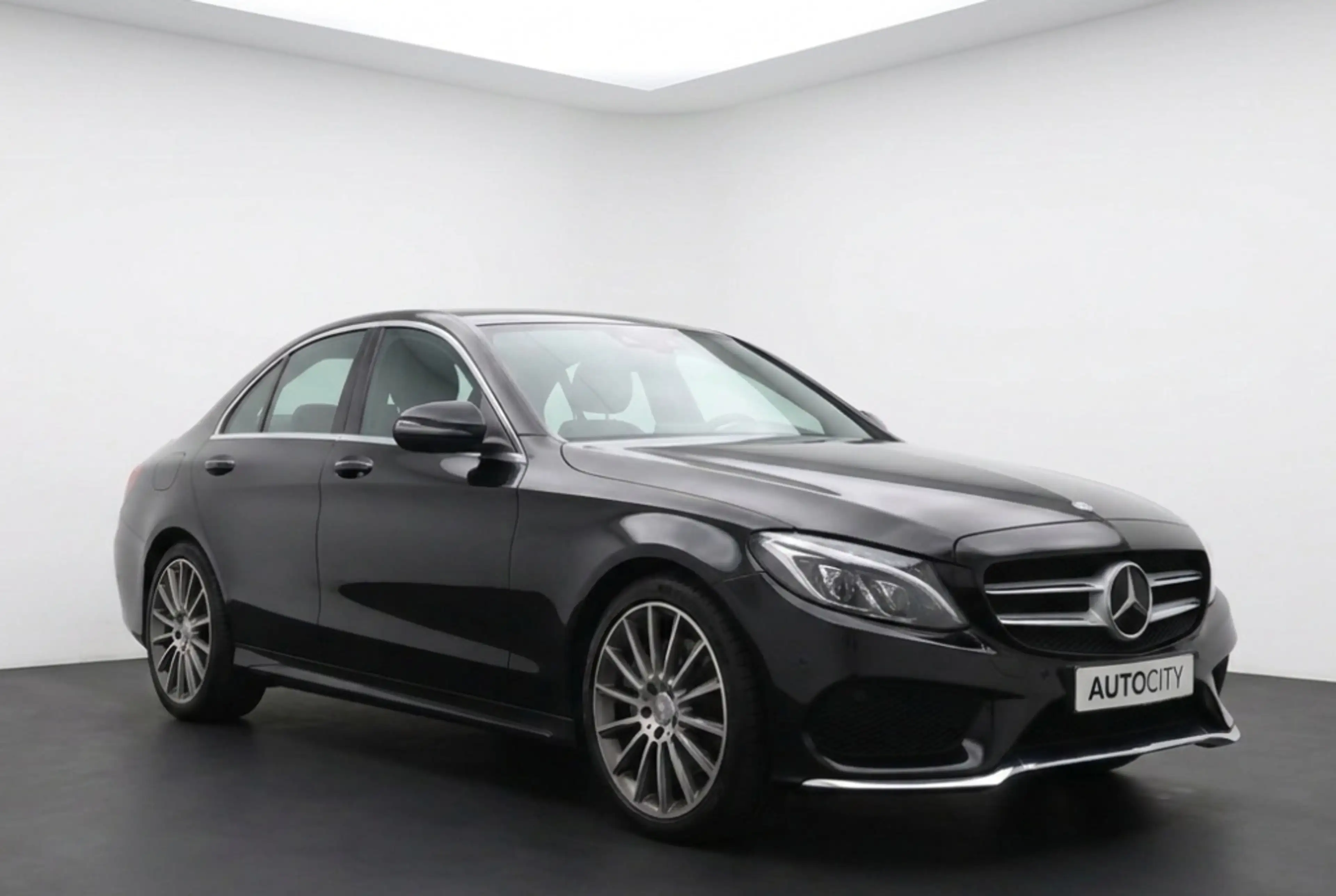 Mercedes-Benz C 180 Ambition AMG Pano | Leder | Multibeam-LED | 19" LM — photo 2