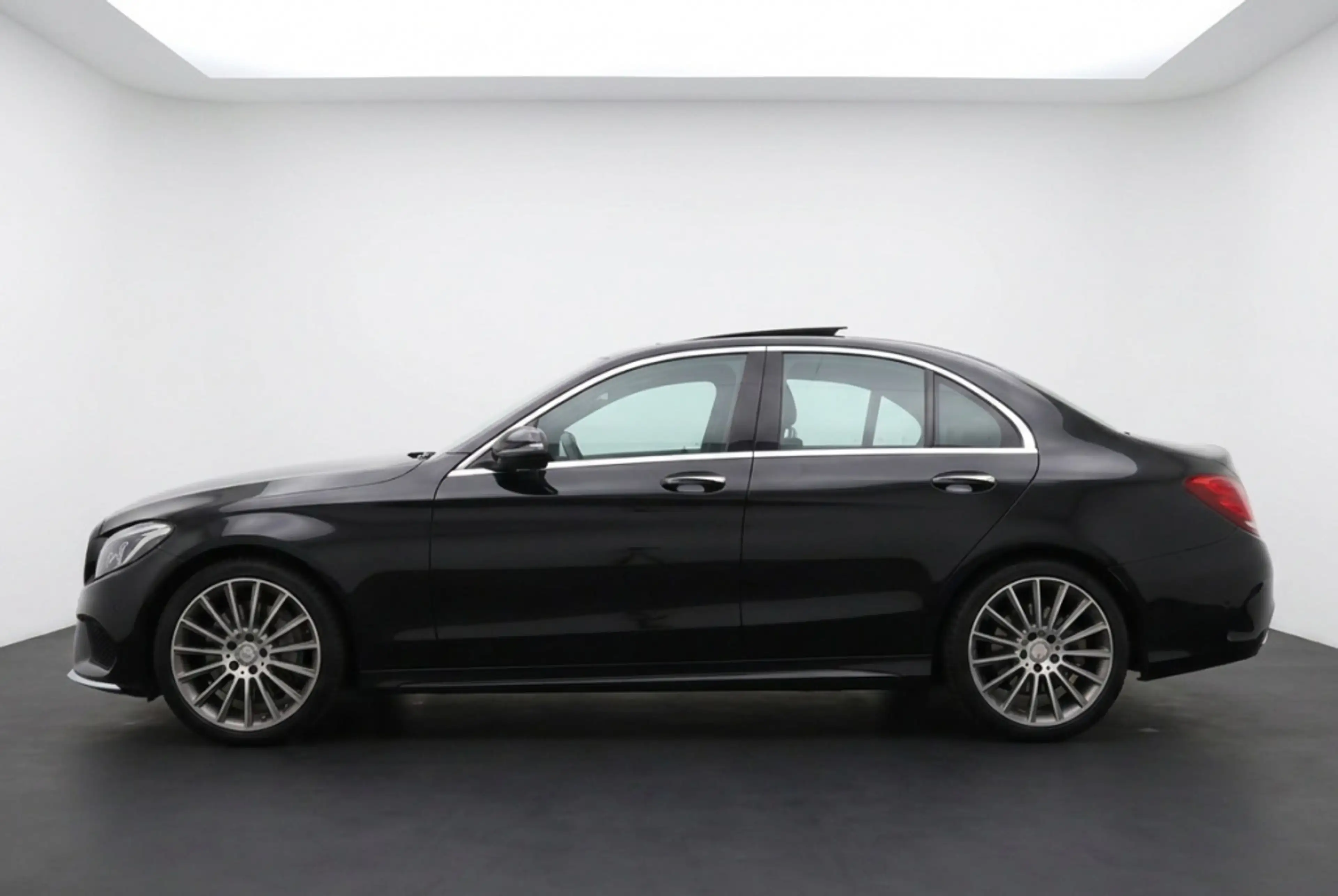Mercedes-Benz C 180 Ambition AMG Pano | Leder | Multibeam-LED | 19" LM — photo 3
