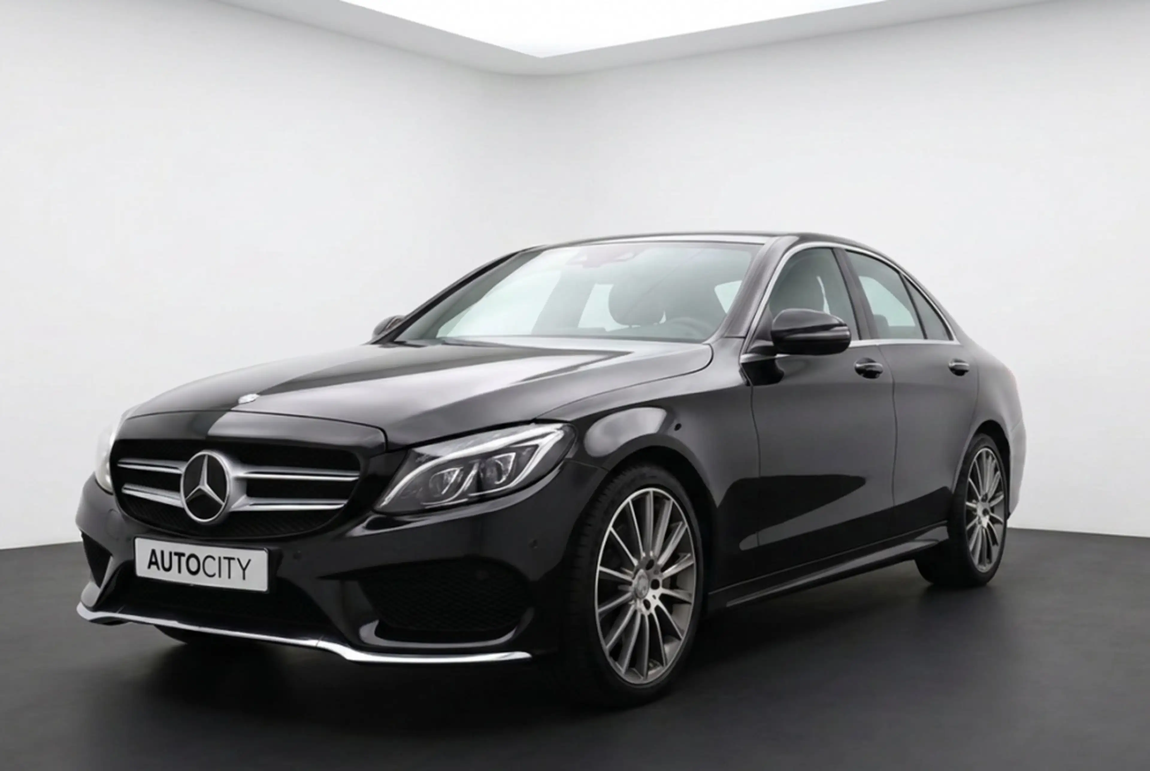 Mercedes-Benz C 180 Ambition AMG Pano | Leder | Multibeam-LED | 19" LM