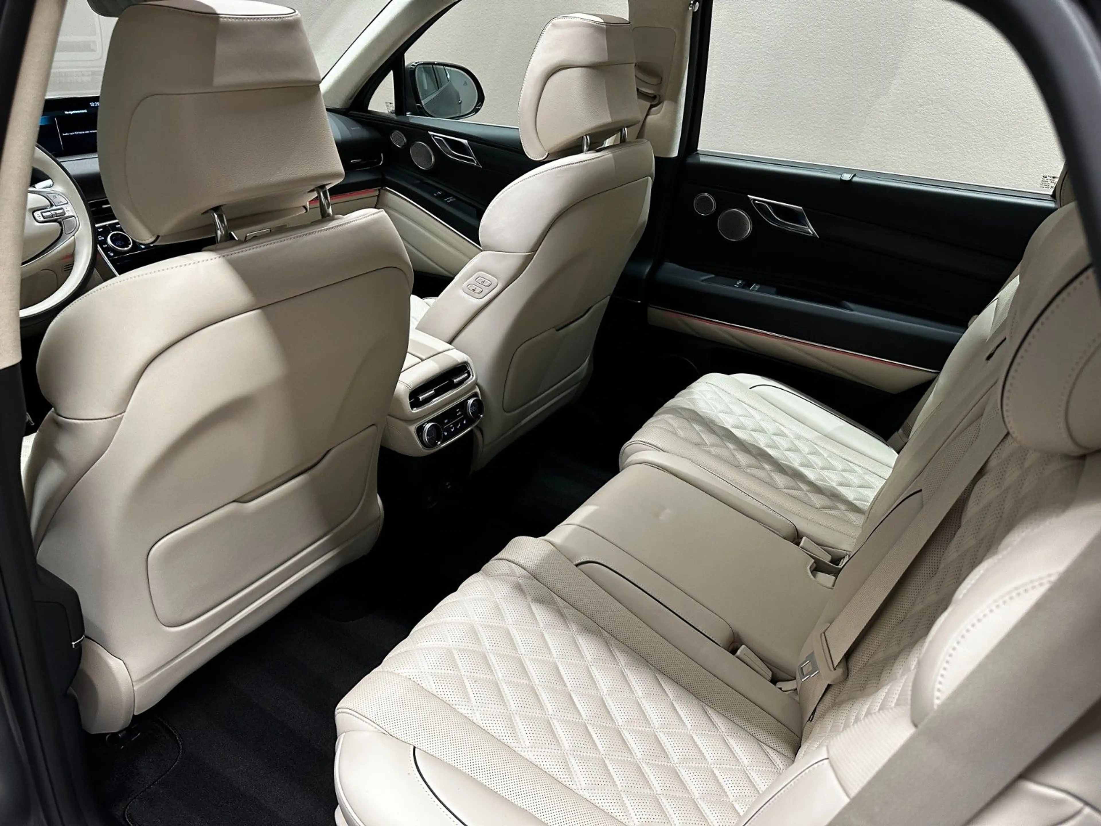 Genesis GV80 Luxury-Line AWD *7-SITZ*PANO*MASSAGE*1.HD* — photo 12