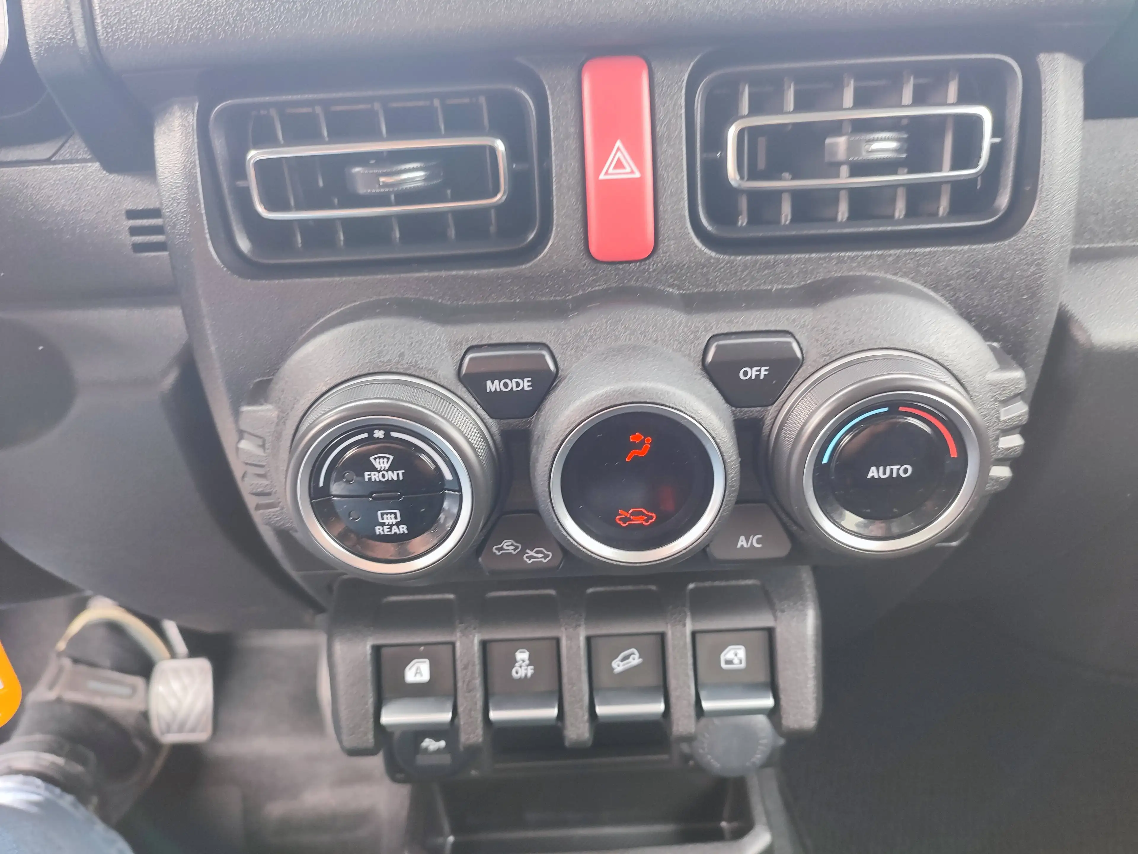 Suzuki Jimny Jimny 1.5 ALLGRIP Comfort + Klimaaut/Navi+Cam/AHK — photo 10