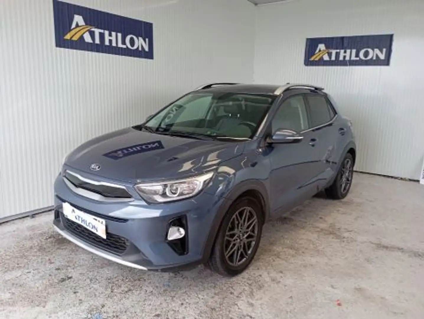 Kia Stonic 1.6CRDi VGT Eco-Dynamic Black Edition 115 Bleu - 1