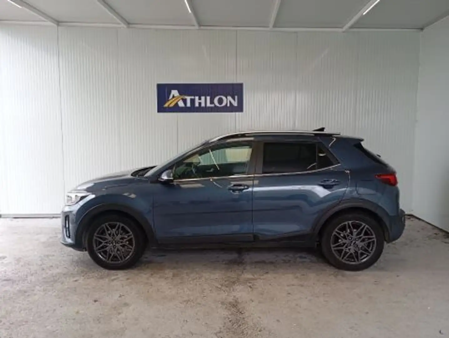 Kia Stonic 1.6CRDi VGT Eco-Dynamic Black Edition 115 Bleu - 2