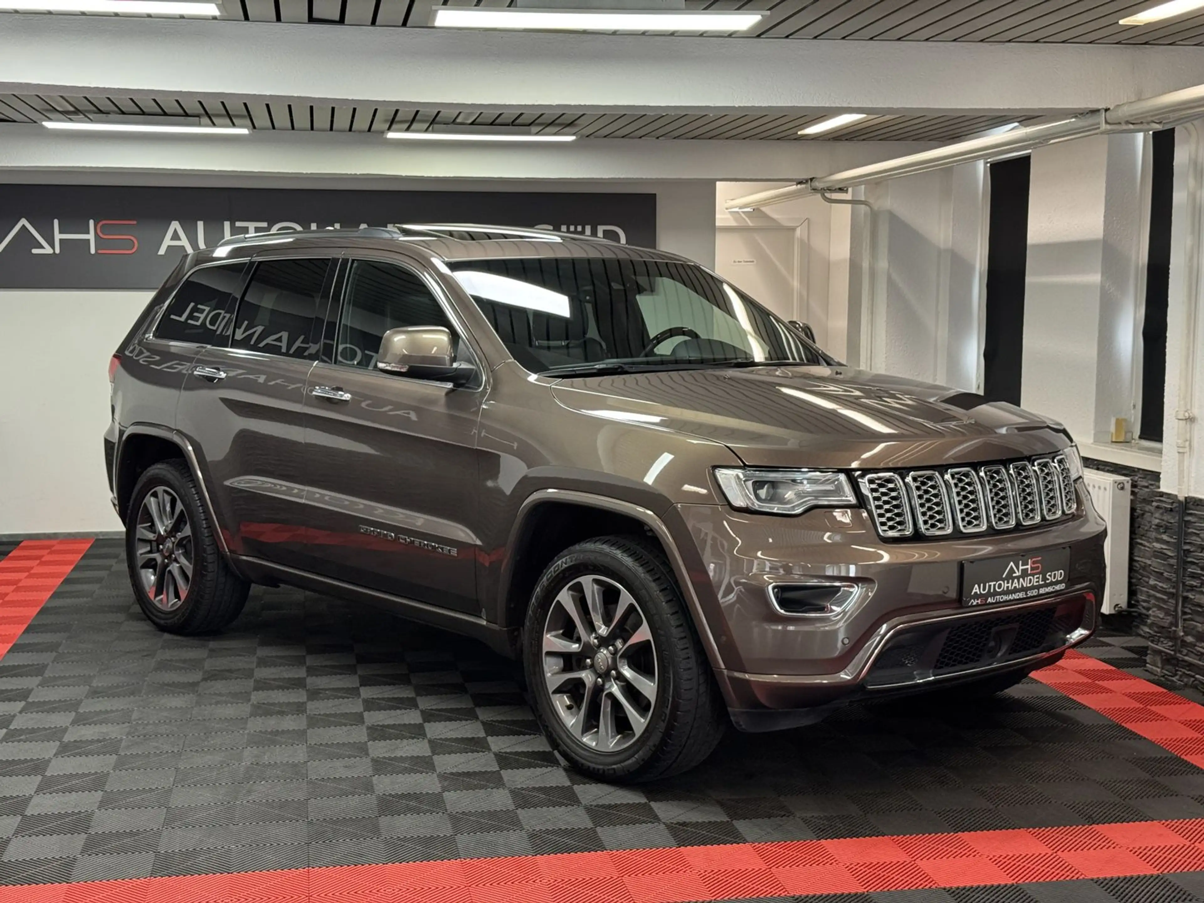 Jeep Grand Cherokee 3.0 CRD Overland — photo 2