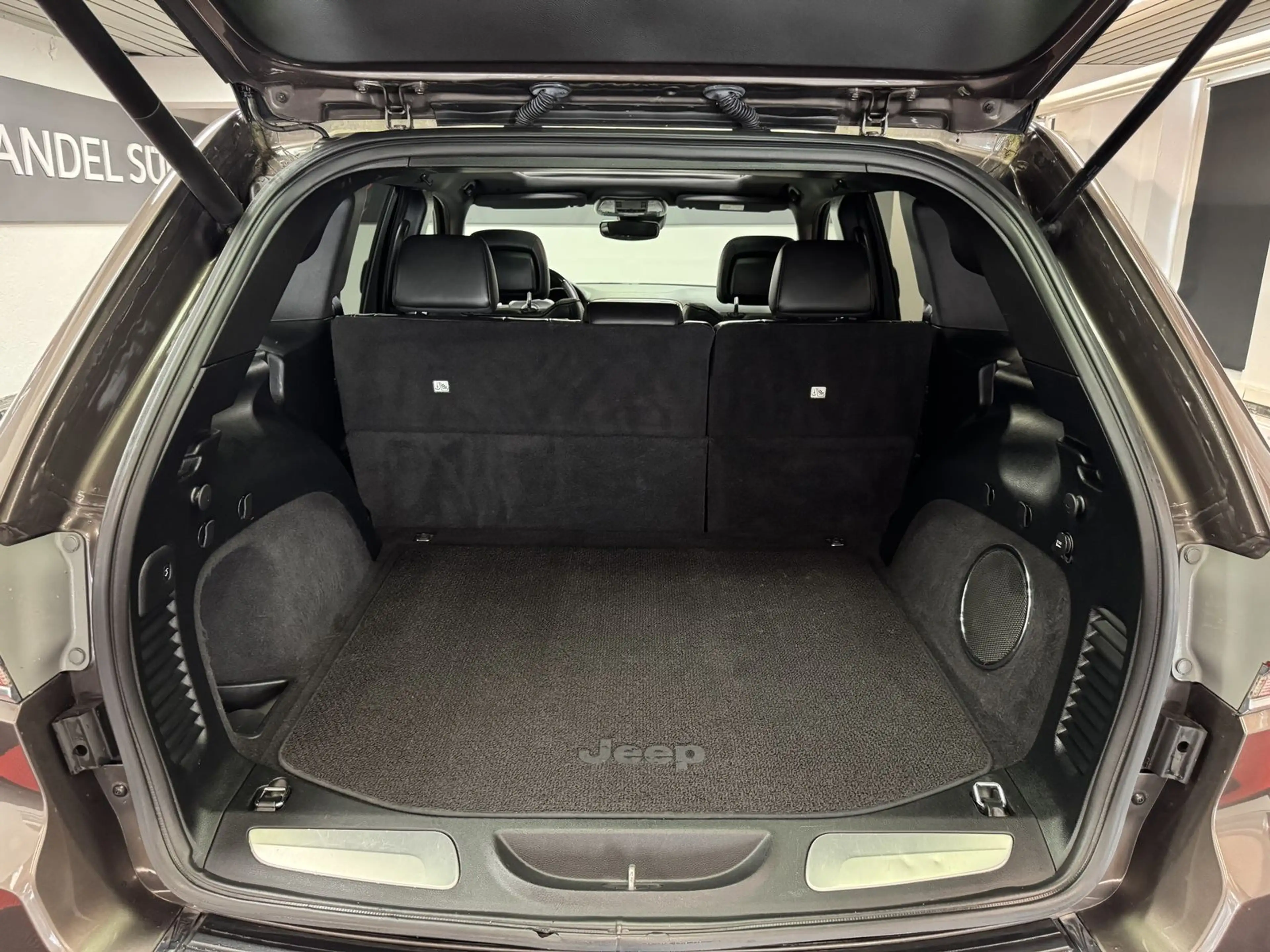 Jeep Grand Cherokee 3.0 CRD Overland — photo 15