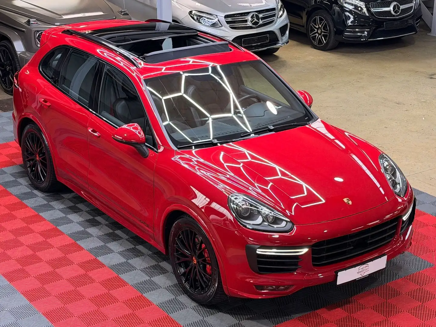 Porsche Cayenne GTS Approved Panorama Bose Kamera AHK Rot - 1