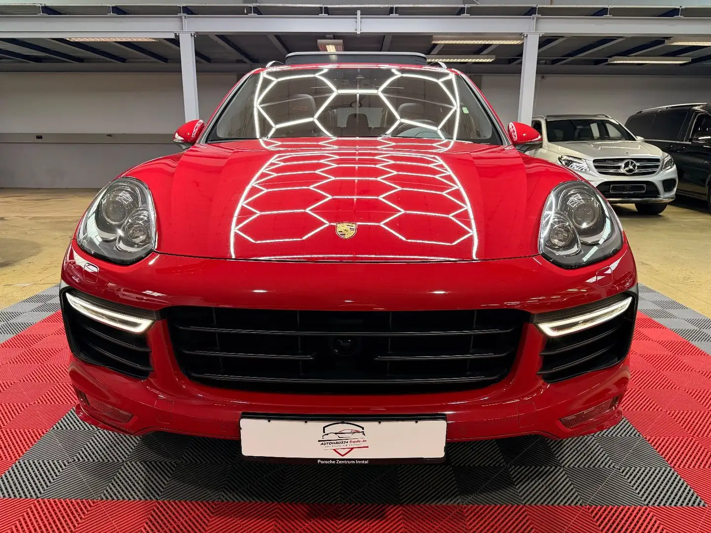 Porsche Cayenne GTS Approved Panorama Bose Kamera AHK Rot - 2