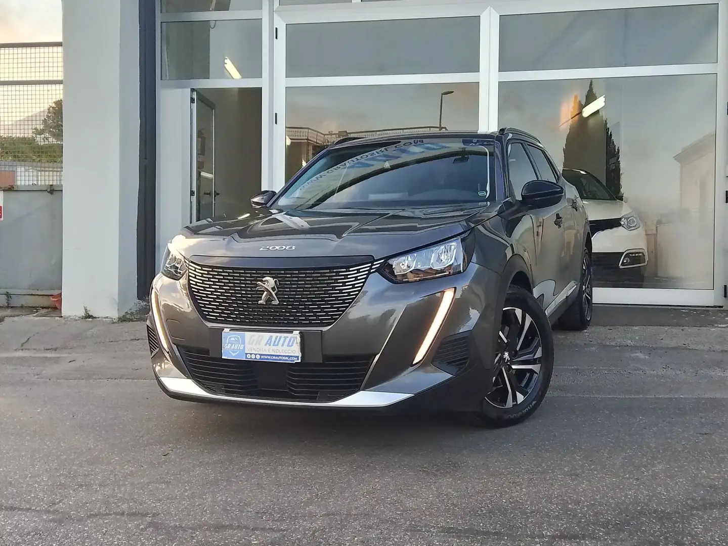 Peugeot 2008 1.5 bluehdi Allure Pack s Gris - 1
