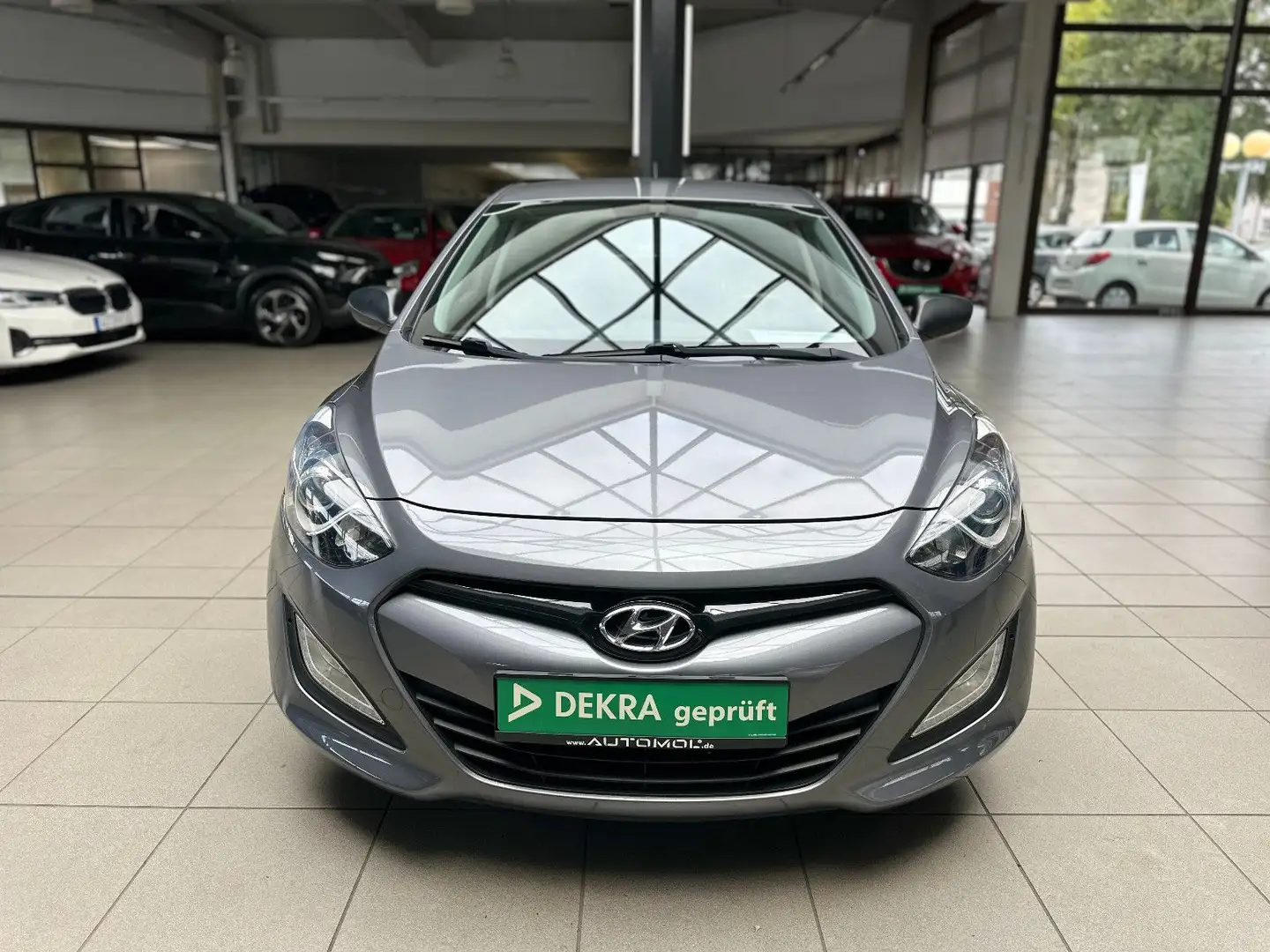 Hyundai i30 Classic Klima AHK Radio-CD USB Grijs - 2