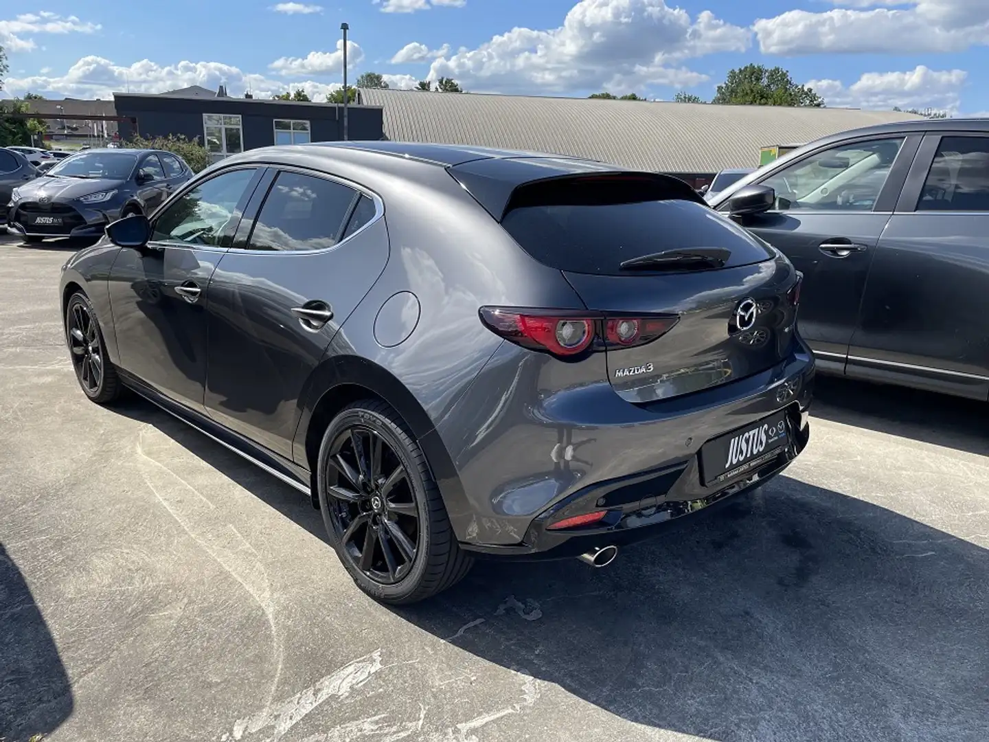Mazda 3 2.0L e-SKYACTIV G 150ps Homura Grau - 2