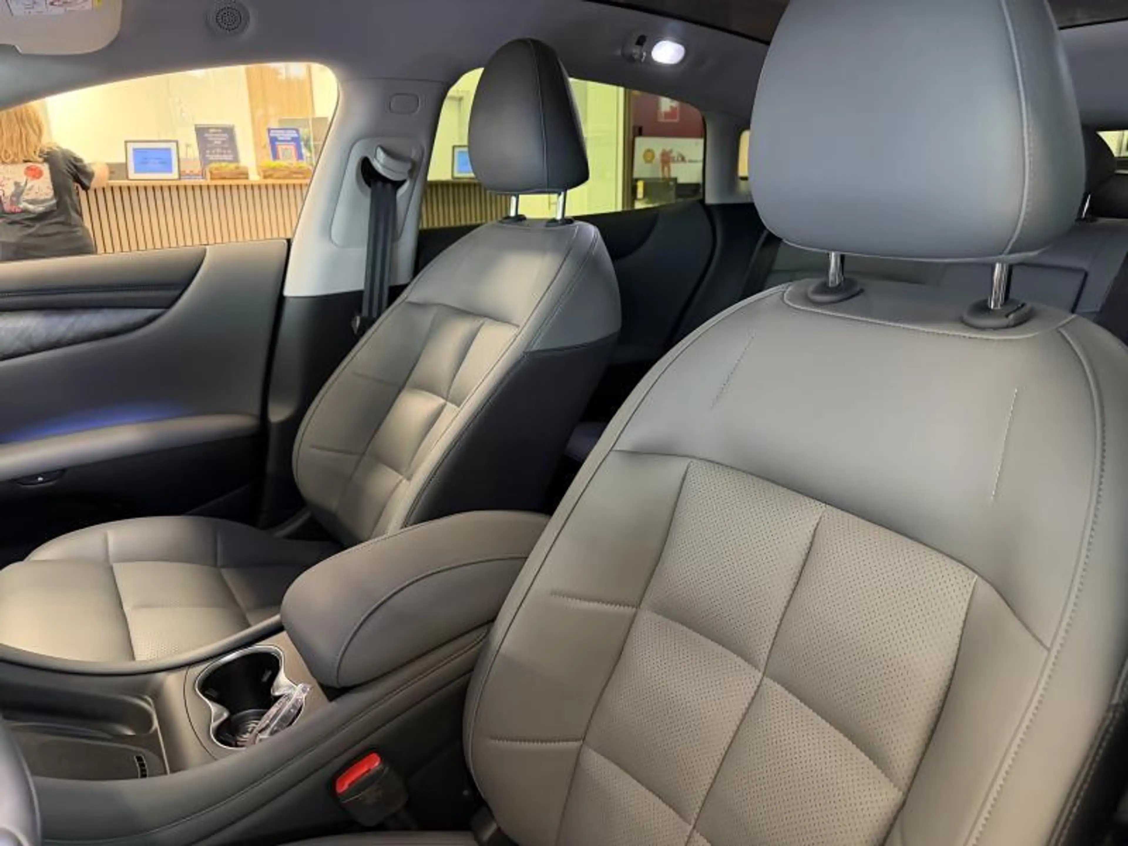 MG IM5 70kWh Standard Range | DIRECTIE WAGEN! — photo 12