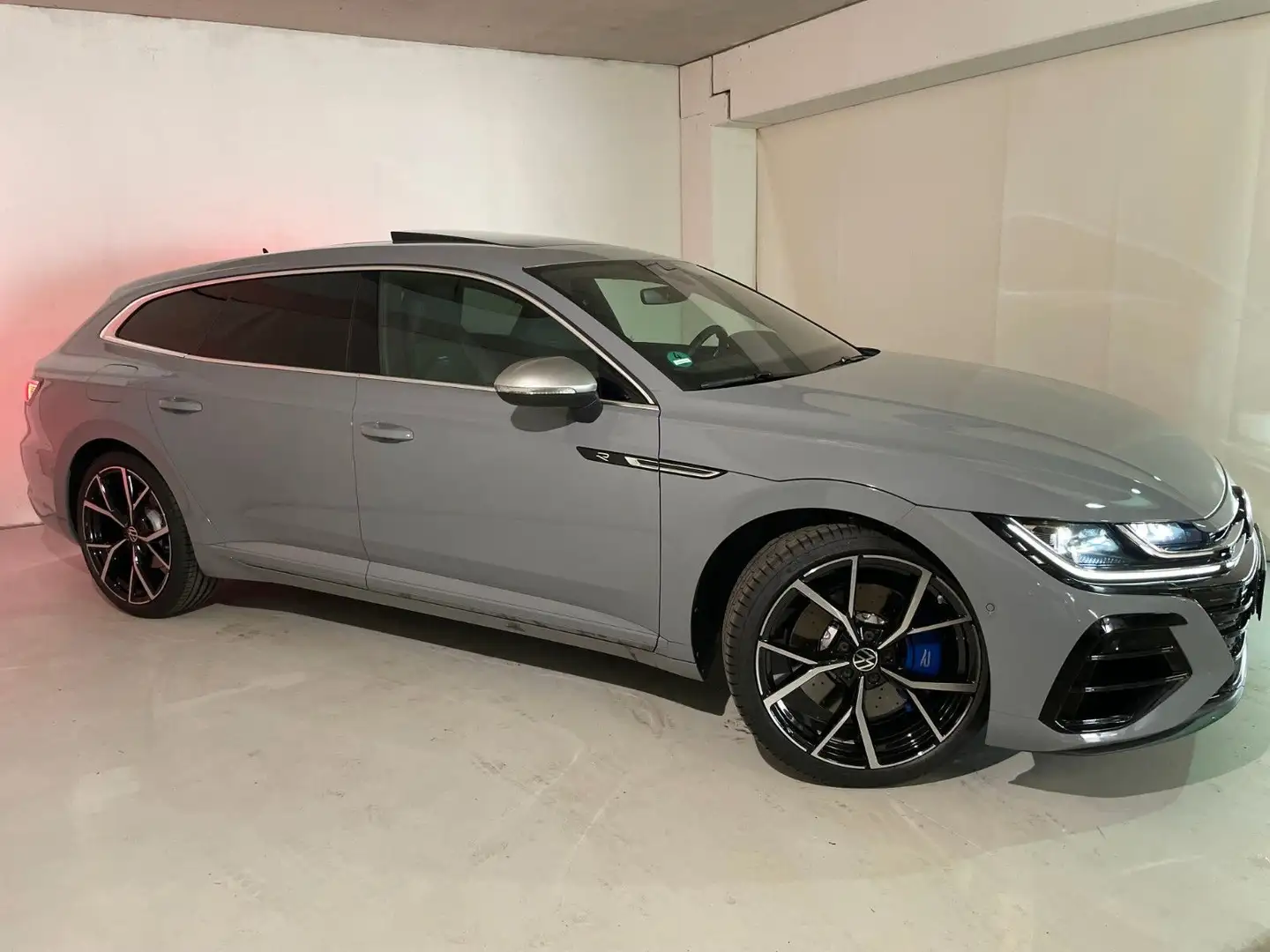 Volkswagen Arteon Shooting Brake R V-MAX PANO,AHK,LEDER,WR Grau - 1