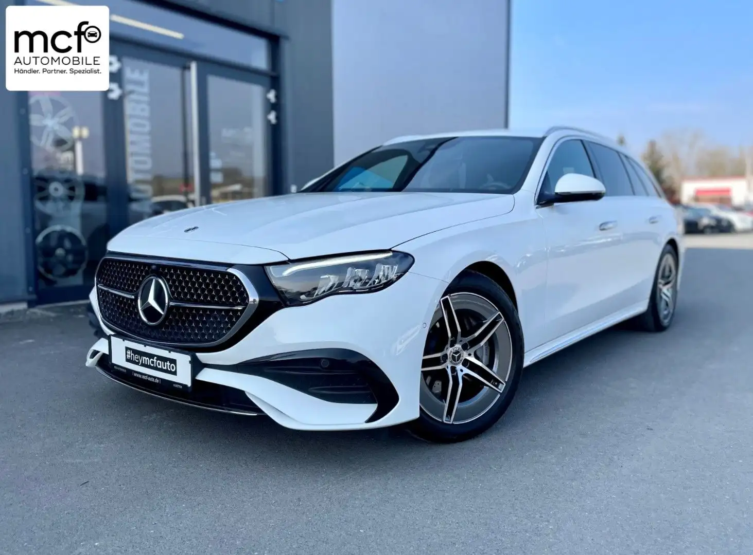 Mercedes-Benz E 300 e T AMG Line Advanced *19Zoll*AHK*MBUX* Weiß - 1
