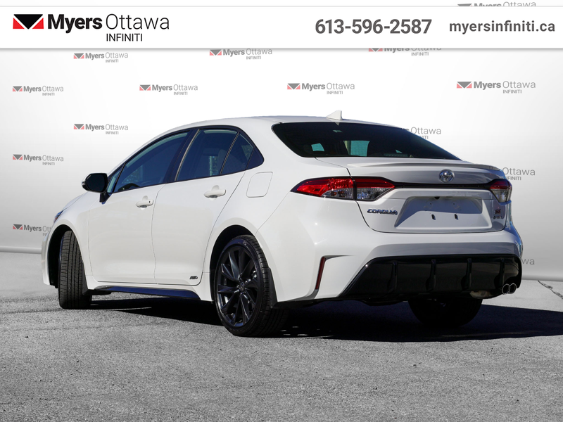 2026 Toyota Corolla Hybrid SE AWD  Sunroof, Like New!! LOW kms!! — снимка 1