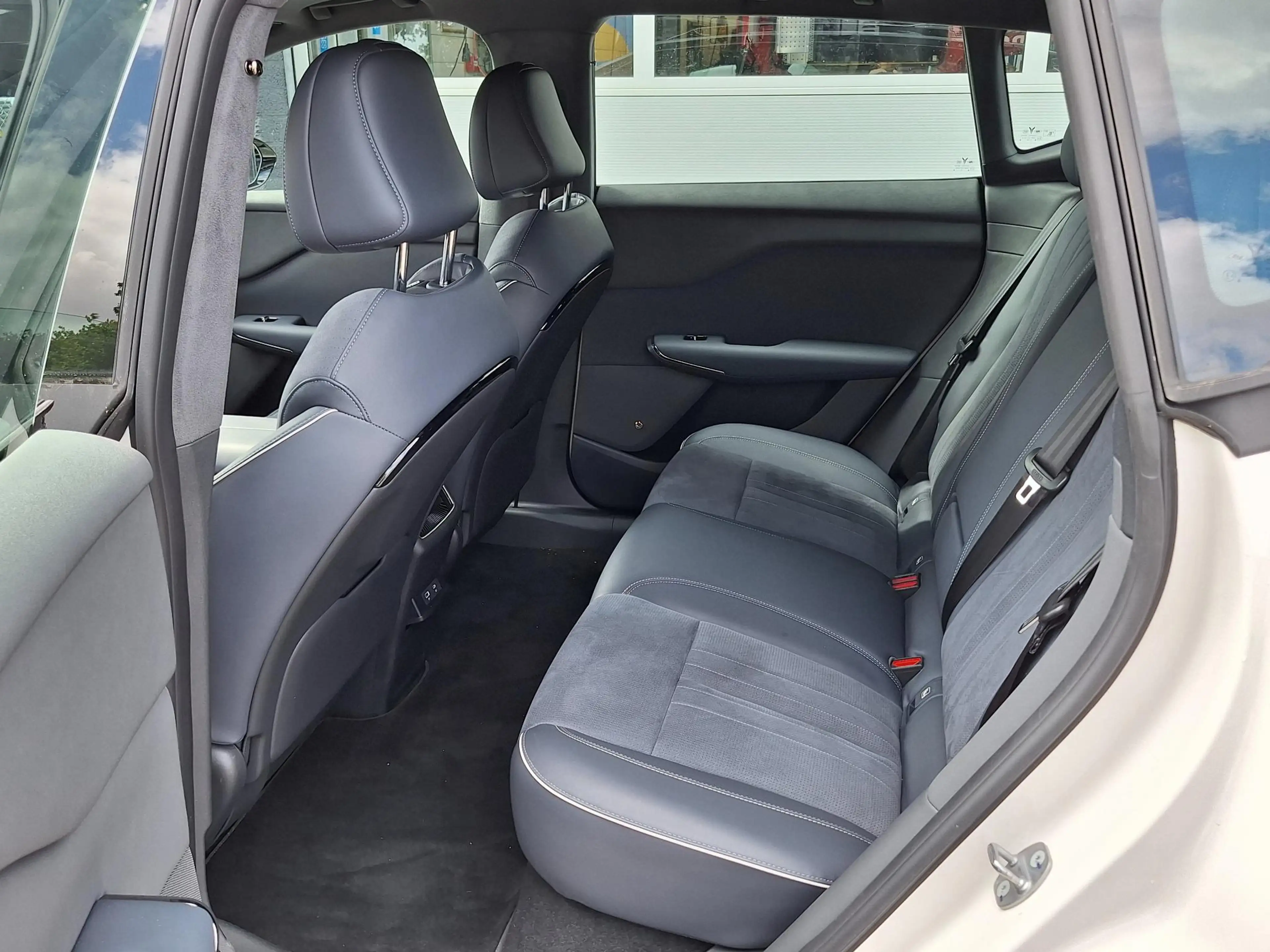 Voyah Courage Performance Edition 80 kWh | Panoramadak | 360° Ca — photo 6