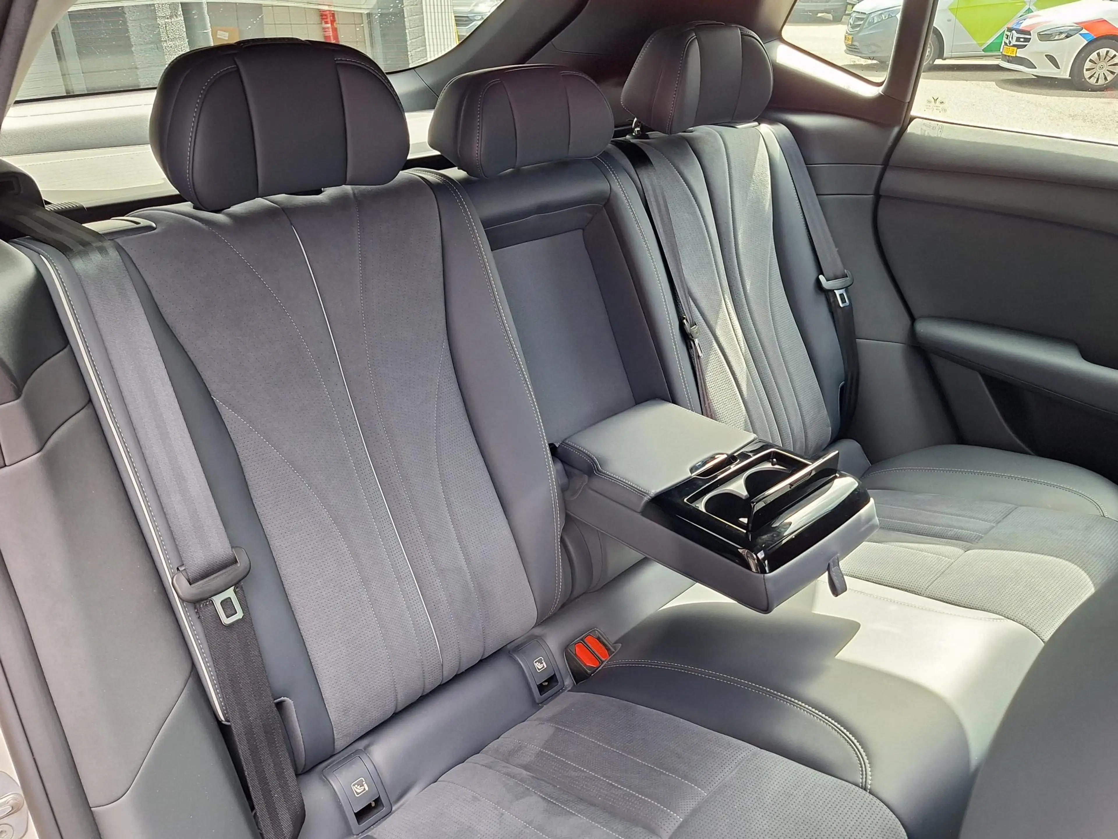 Voyah Courage Performance Edition 80 kWh | Panoramadak | 360° Ca — photo 8