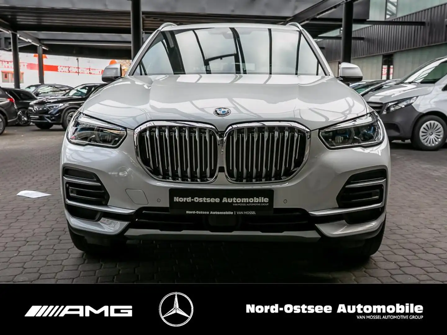 BMW X5 XDRIVE 30d MHD xLINE AHK PANO SHZ PDC TEMPO Blanc - 2