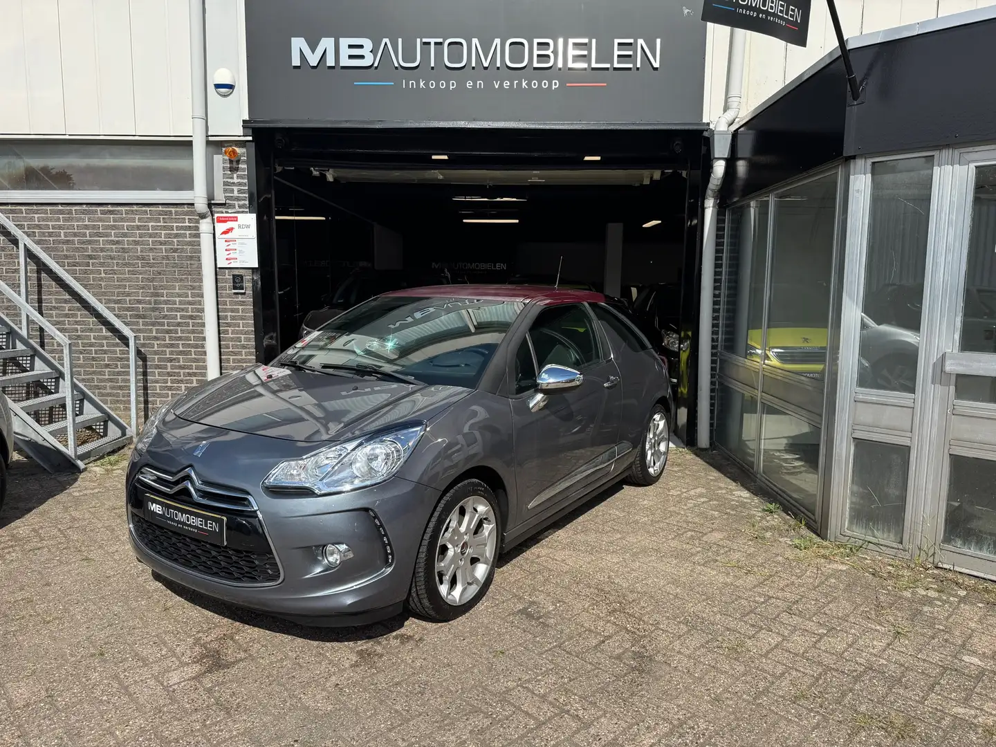 Citroen DS3 1.6 THP Sport Chic/Airco/1 Jaar Apk/Nap/trekhaak/D Grau - 1