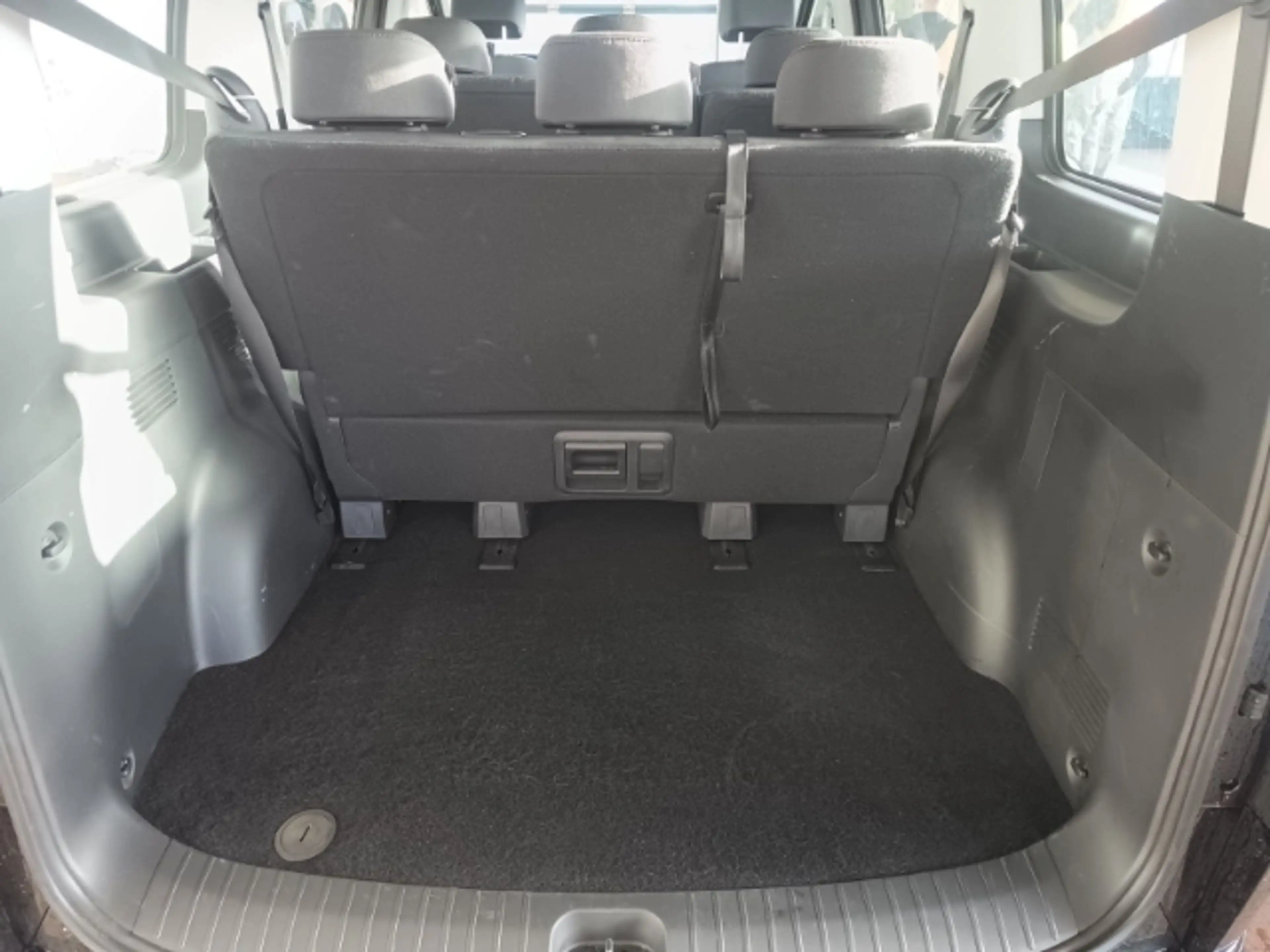 Hyundai STARIA HEV 9-Sitzer (MY25) 1.6 T-GDI (225 PS) 6-AT 2WD Tr — photo 6