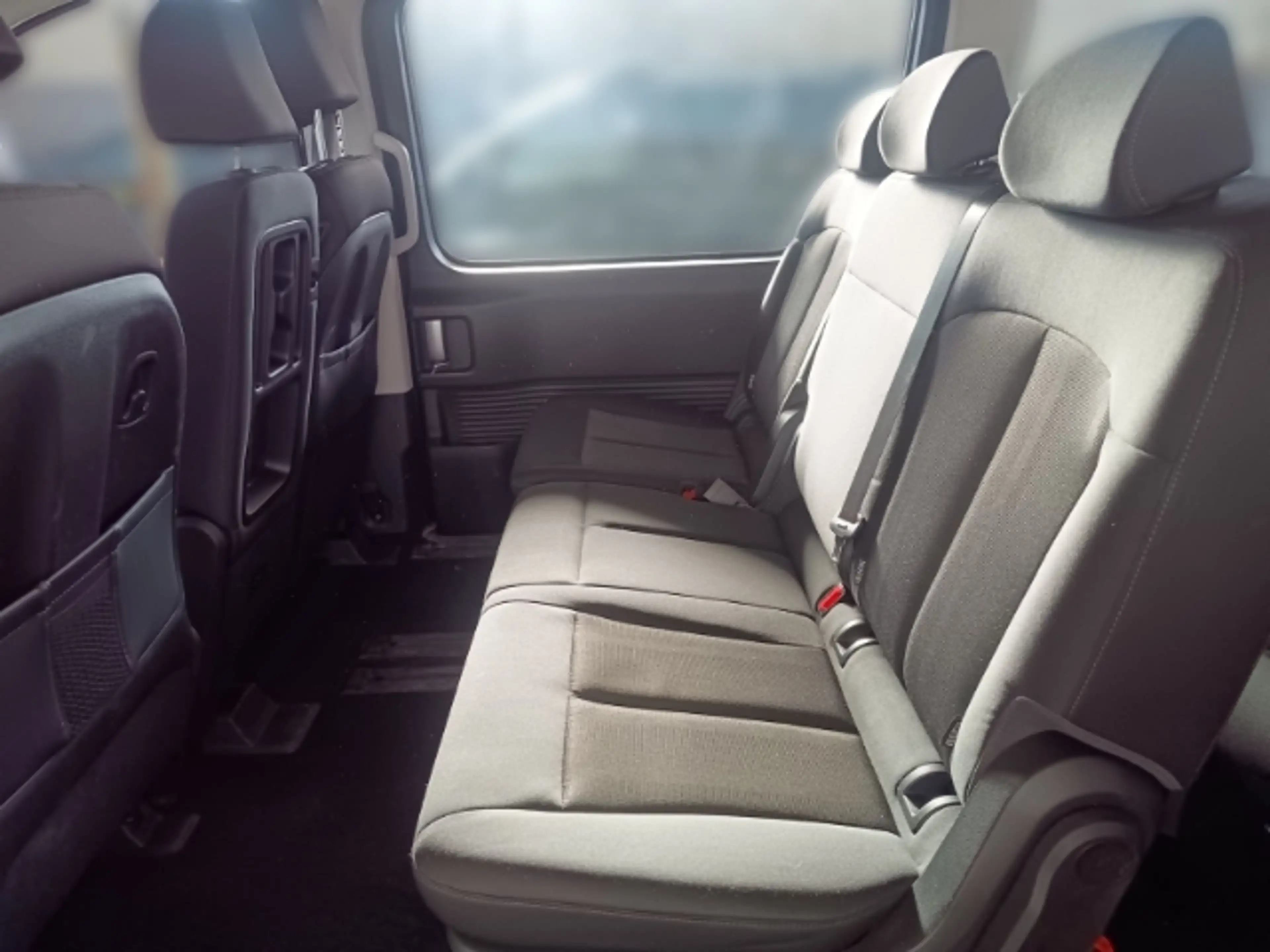 Hyundai STARIA HEV 9-Sitzer (MY25) 1.6 T-GDI (225 PS) 6-AT 2WD Tr — photo 10