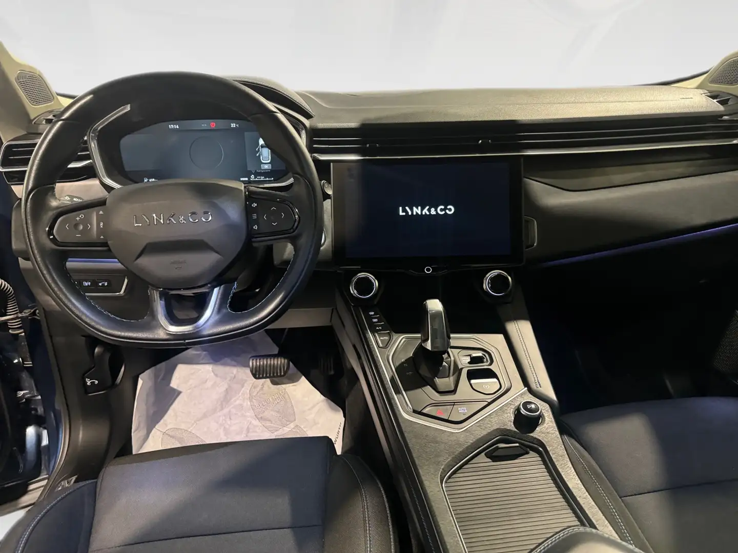 Lynk & Co 01 1.5 td phev Grau - 2