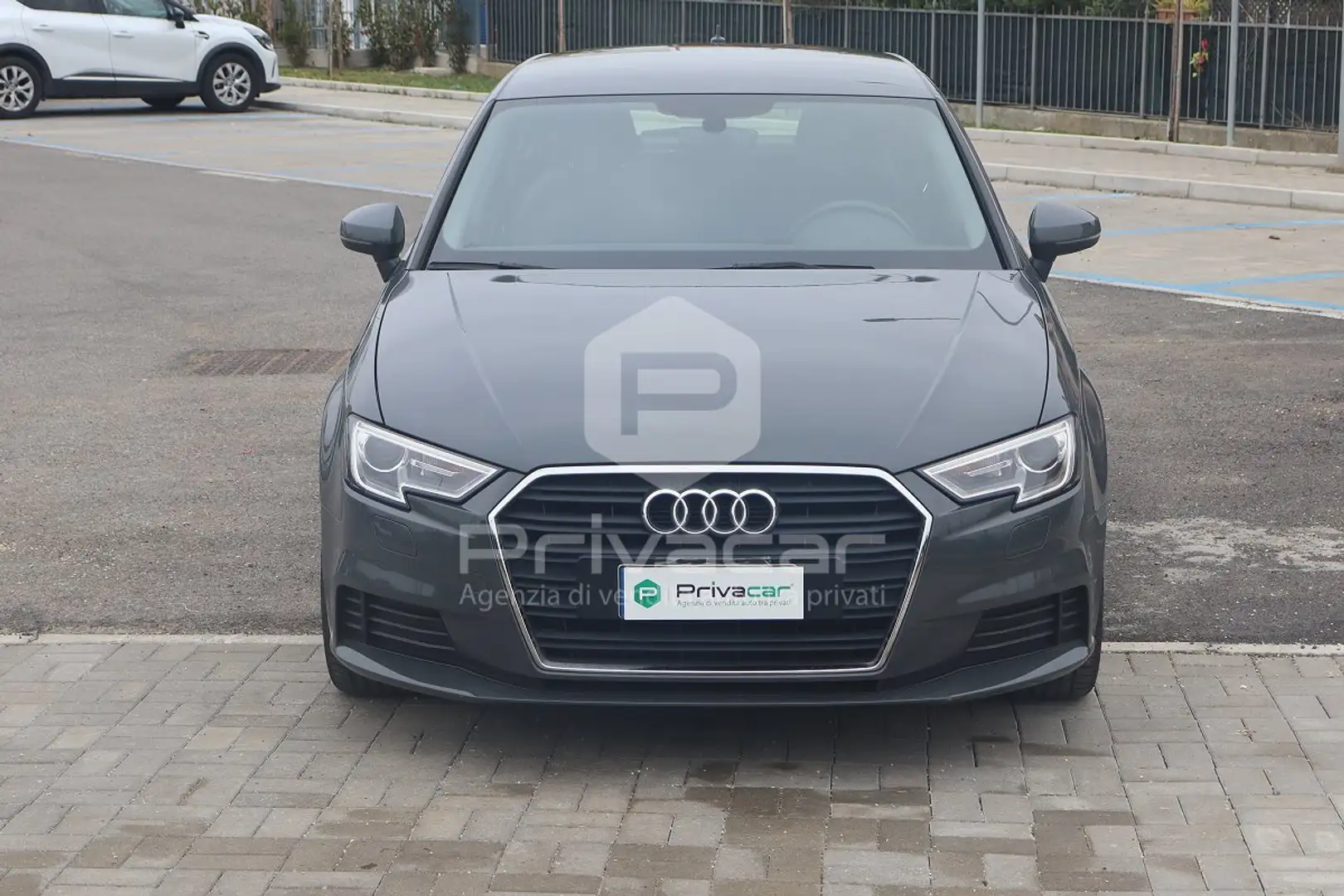 Audi A3 A3 SPB 30 TDI S tronic Business Argent - 2