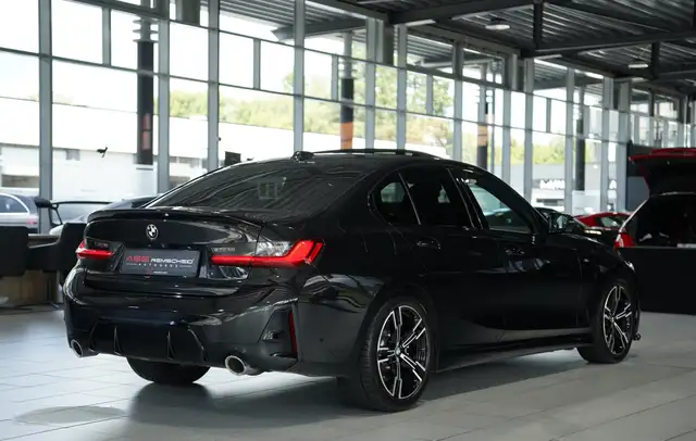 BMW 3 Series view 9