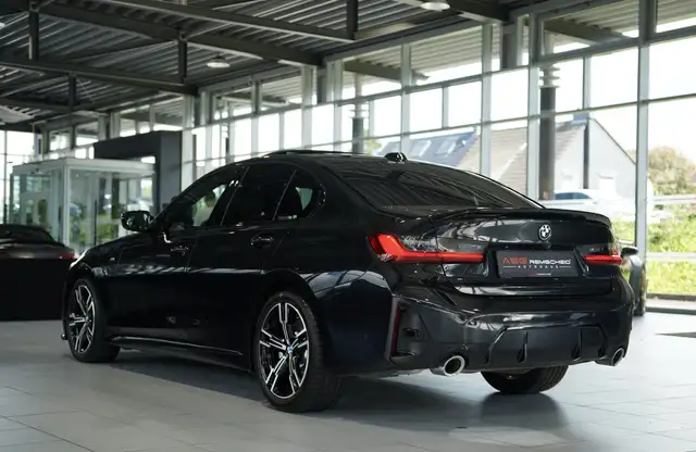 BMW 3 Series view 12