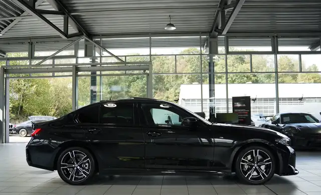 BMW 3 Series view 6