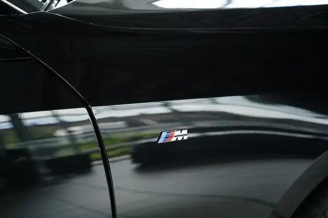 BMW 3 Series view 8
